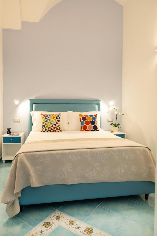 Grecale - Amazing Apartment With Patio And Sea View ไมยอรี ภายนอก รูปภาพ