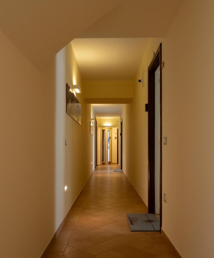 Grecale - Amazing Apartment With Patio And Sea View ไมยอรี ภายนอก รูปภาพ