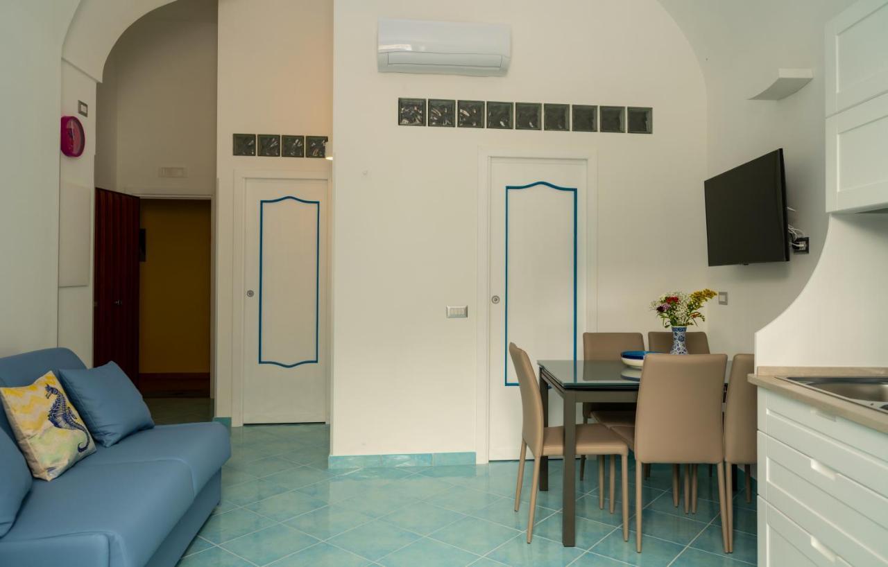 Grecale - Amazing Apartment With Patio And Sea View ไมยอรี ภายนอก รูปภาพ